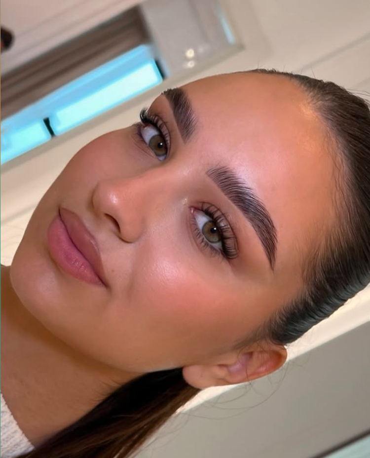 BROWLIFT, RESTRUCTURATION ET COLORATION